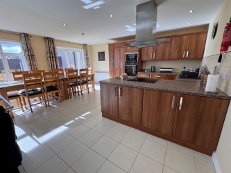 3.-Kitchen